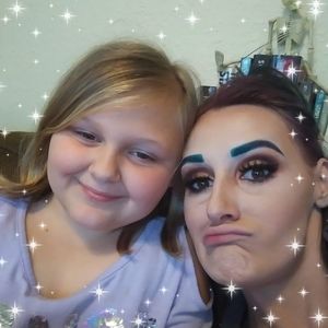 Meet your Posher, Hillary